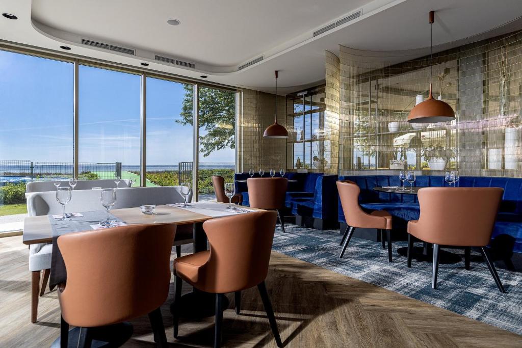 Café-restaurant de l'Hotel Meridian sur la Presqu'Île de Hel (Pologne).