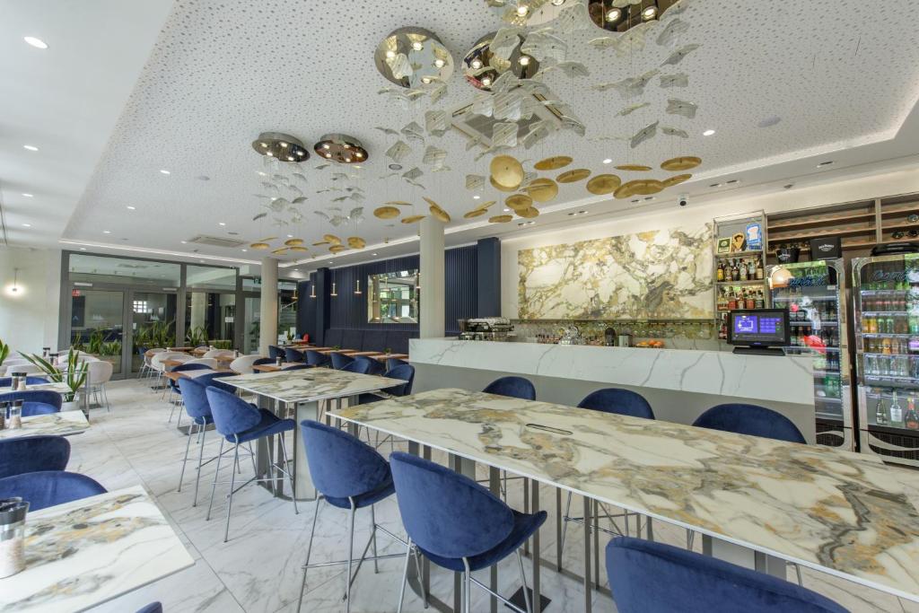 Café de l'Hotel Jastarnia à Jastarnia.