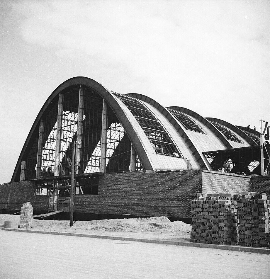 Halle marchande (Hala targowa) à Gdynia dans les années 1920/1930 - Photo d'Annemarie Schwarzenbach.