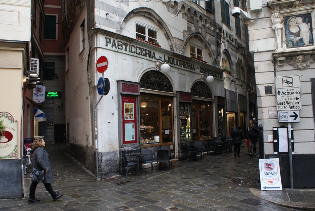 Façade du café patisserie Cavo à Gênes.