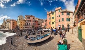 Quartier de Boccadasse à Gênes, village de pêcheurs aux couleurs pastels