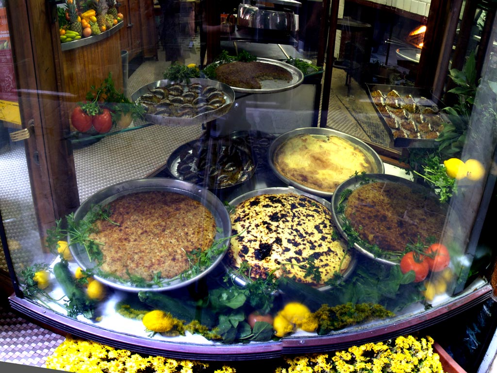 Cuisine traditionnelle génoise : Tartes de légumes à Sà Pesta dans le Vieux Gênes.