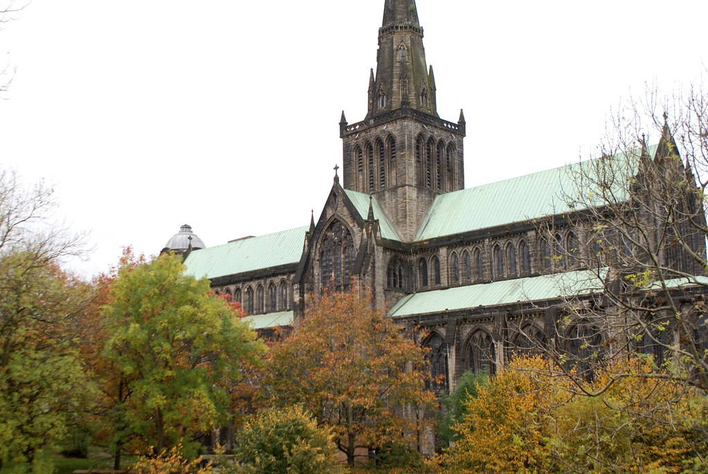 Monument : Vue sur la cathédrale Saint Mungo de Glasgow depuis la Necropole.