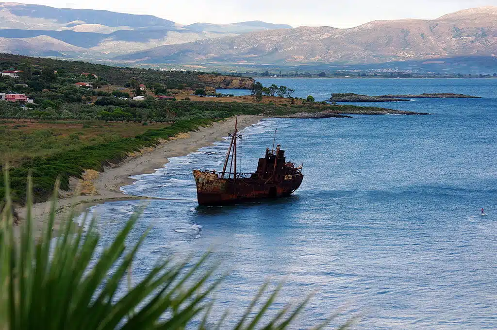 Epave près de Gythion - Photo de Bgabel - Licence ccbysa 3.0