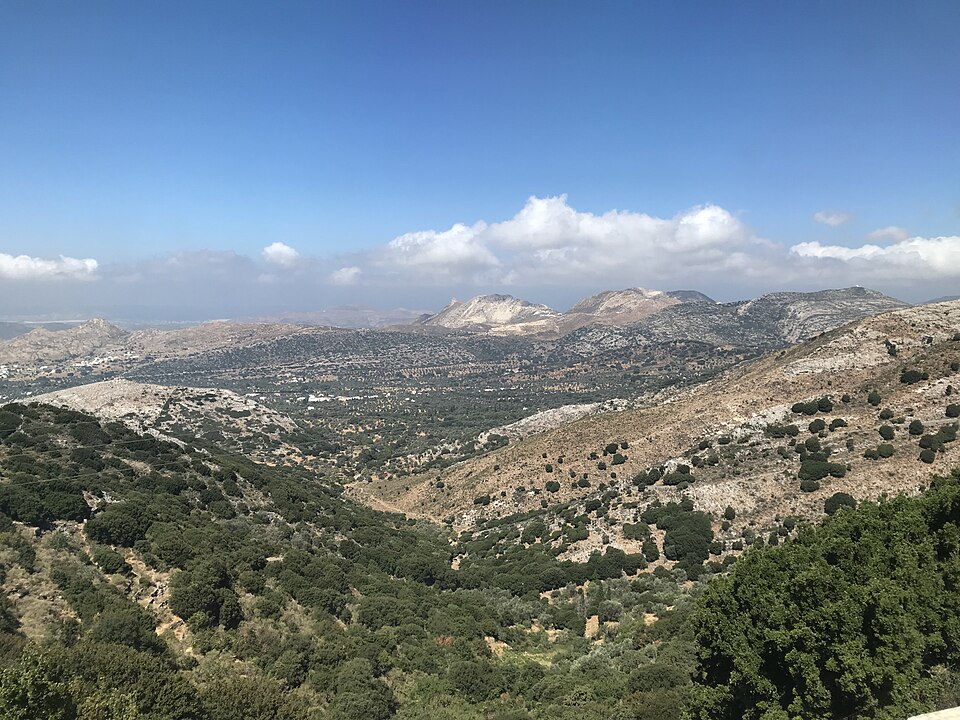 Paysage de l'Île de Naxos entre Potamia et Moni - Photo de Zde - Licence ccbysa 4.0
