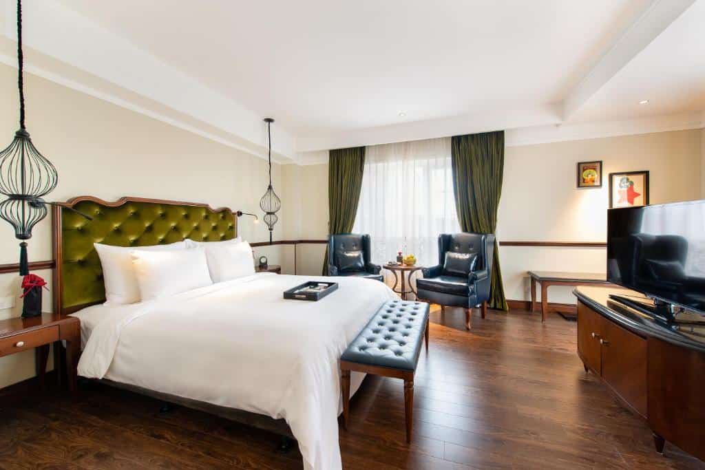 Chambre de l'hotel de luxe La Siesta Hotel & Spa à Hanoi.