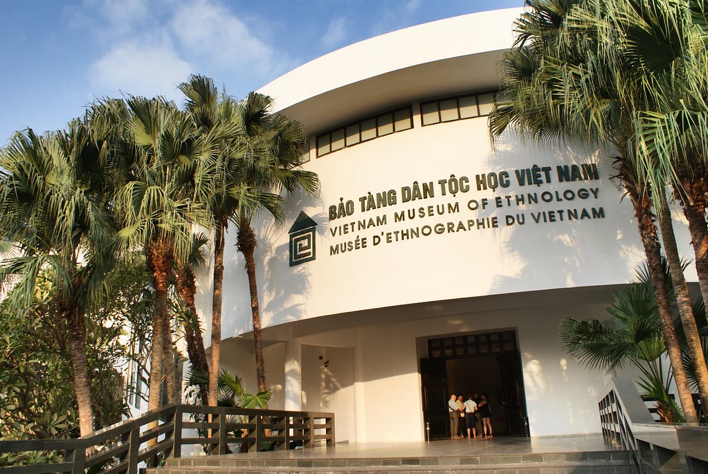 L’entrée du musée ethnographique du Vietnam à Hanoi.