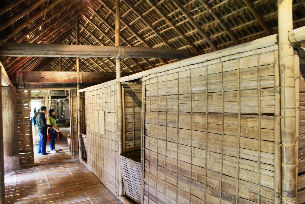 Espace fractionné de la maison des Ede au musée des ethnies du Vietnam à Hanoi.