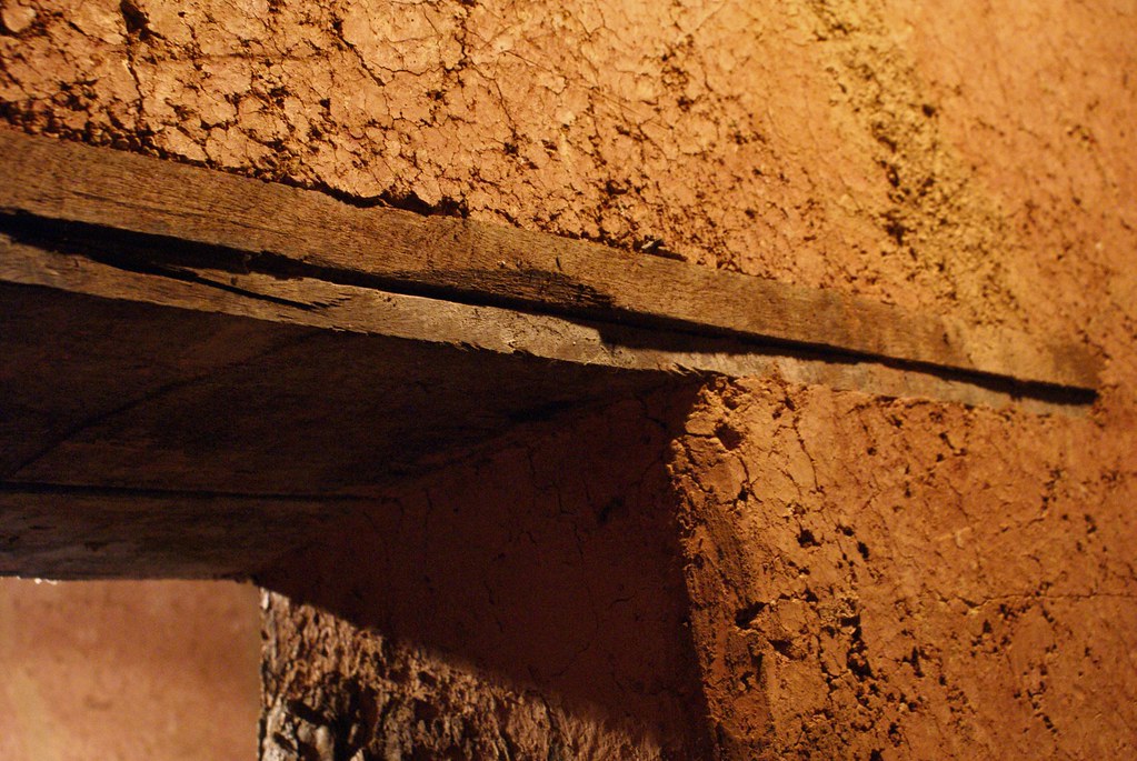 Mur en terre bambou de la maison des Hani au musée ethnographique du Vietnam à Hanoi.