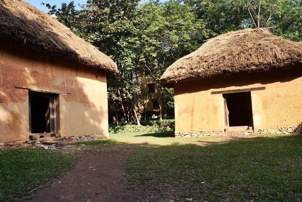 Maison des Hani au musée ethnographique du Vietnam à Hanoi.