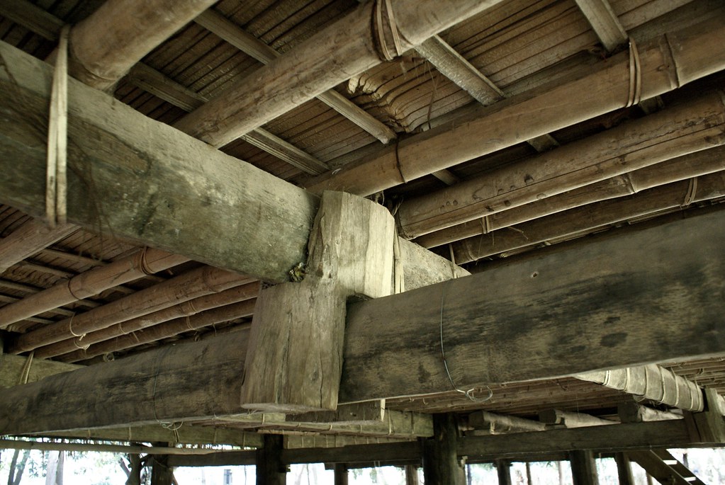 Construction en bambou de la maison Tay dans le musée ethnographique d’Hanoi.