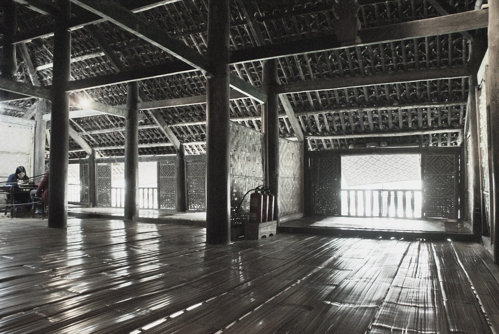 Intérieur de la maison Tay dans le musée ethnographique d’Hanoi.