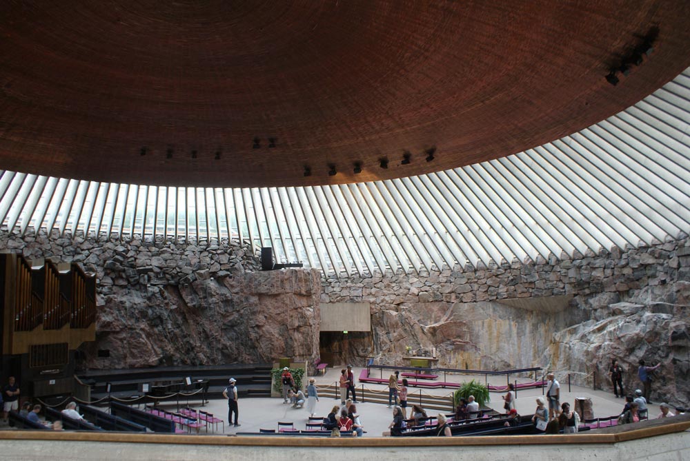 Temppeliaukio, géniale église d'Helsinki.