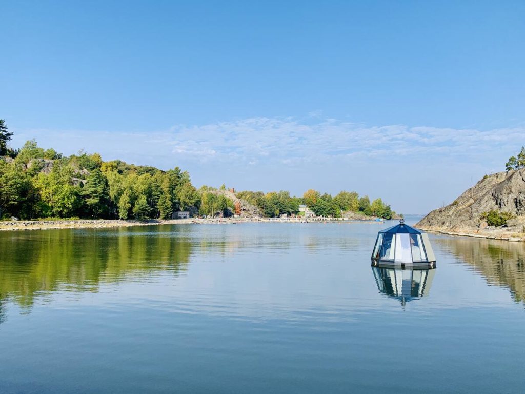 Hébergement insolite près d'Helsinki avec cet igloo flottant !