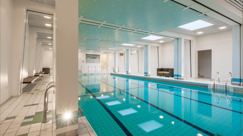 Piscine du Haaga Central Park : Hotel pas cher dans le nord d'Helsinki.