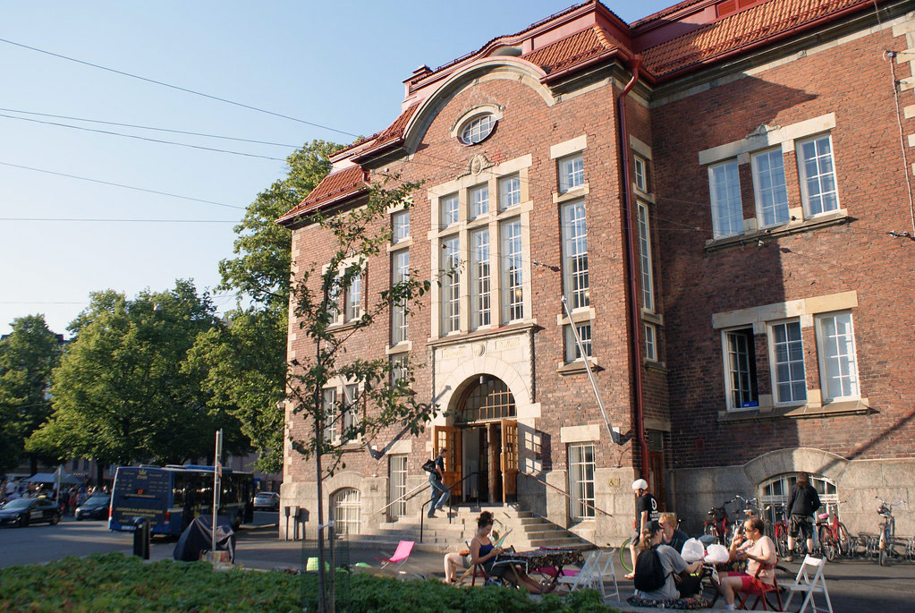 Façade de la bibliotheque de Kallio à Helsinki.