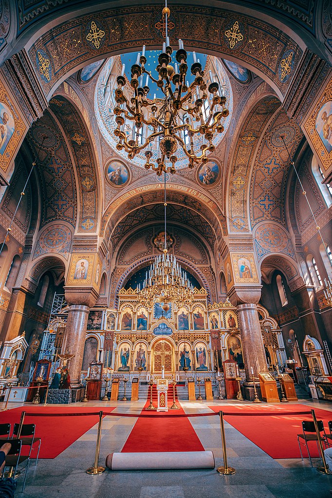 Intérieur de la Cathedrale orthodoxe Ouspenski à Helsinki. Photo de Link.