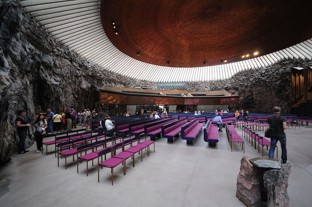 Temppeliaukio, géniale église d'Helsinki. Photo de Ralf Roletschek