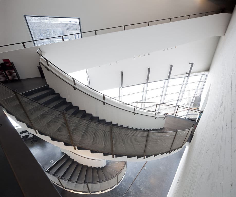 A l'intérieur du musée d'art contemporain  Kiasma à Helsinki