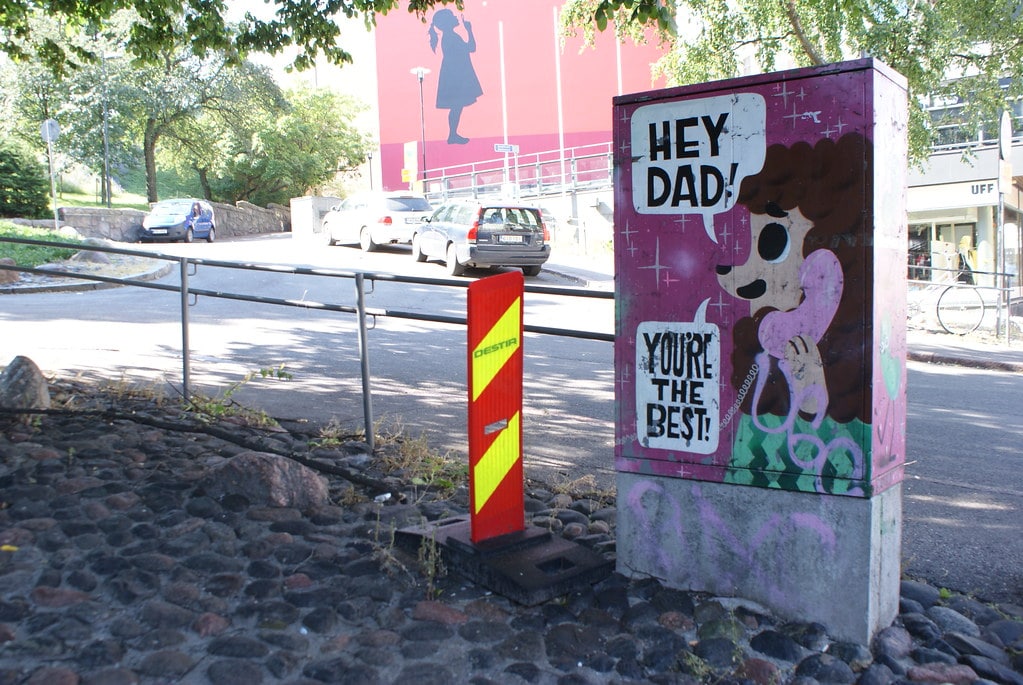 Street art à Helsinki : "Hey dad !"