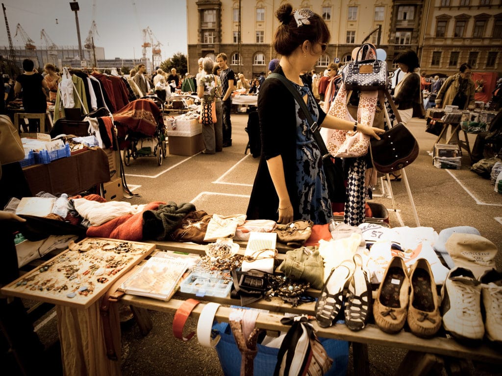 Marché aux puces d'Helsinki : Hietalahdentori. Photo de Janne Hellsten