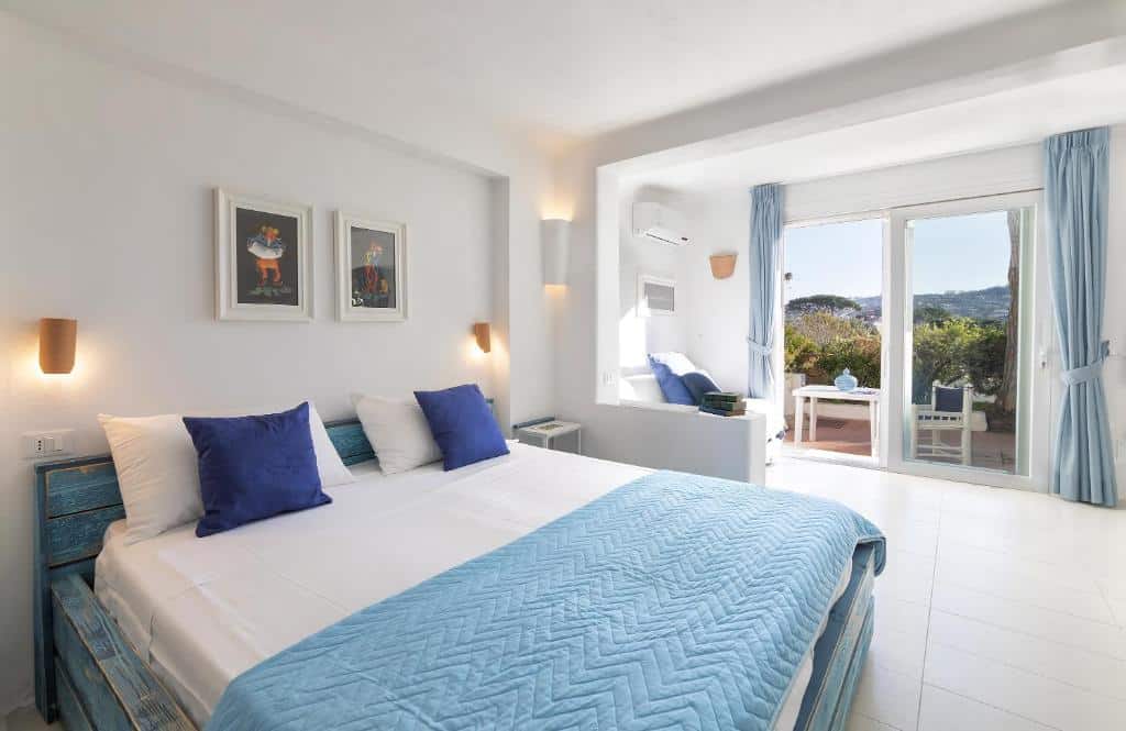 Chambre de l'Hotel Villa Ravino Secret Retreat à Forio, Ischia.