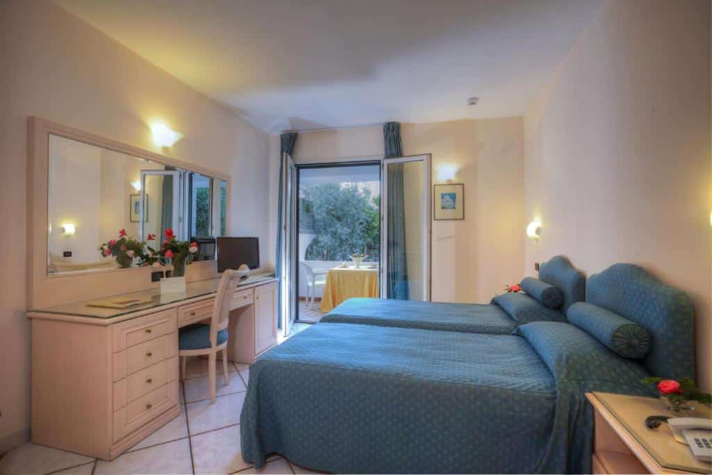 Chambre de l'Hotel Querce resort sea thermae & spa à Porto Ischia.