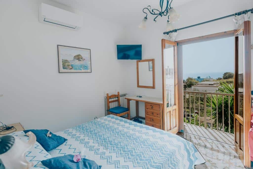 Chambre de l'Hotel Casa Giuseppina à Sant Angelo, Ischia.