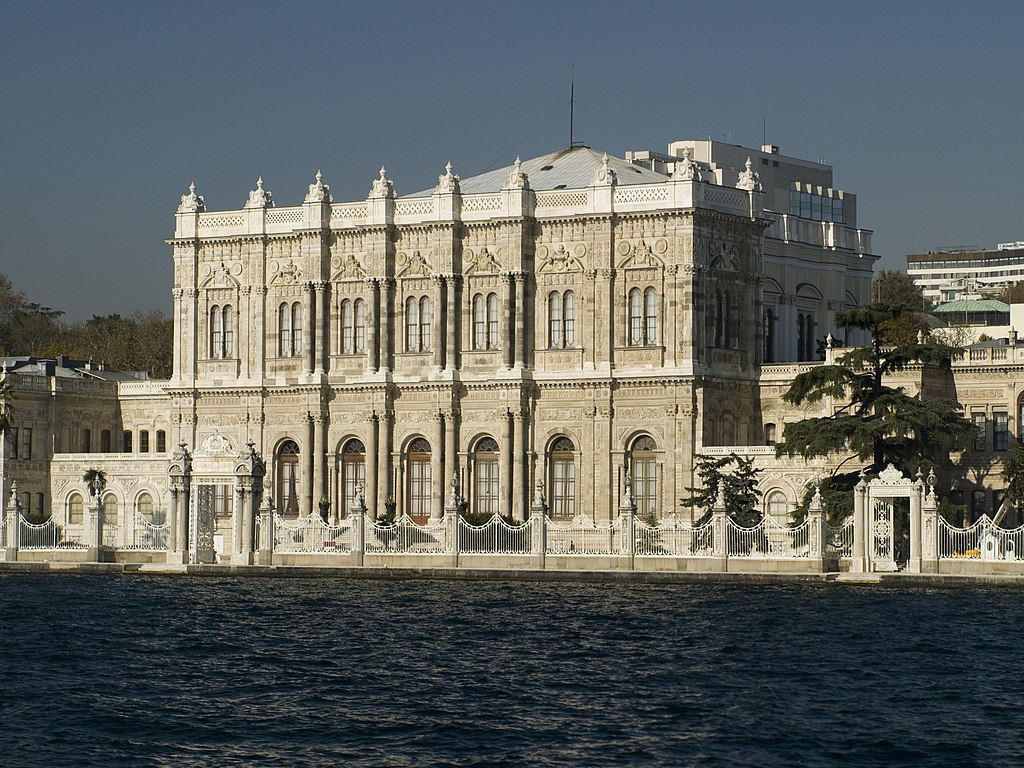 You are currently viewing Palais Dolmahahce, Versailles sur Bosphore à Istanbul