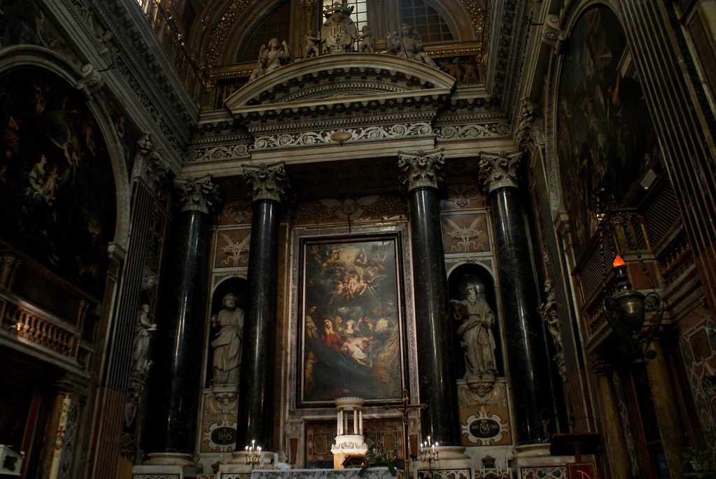 Autel de l'église du Gesù à Gênes avec le tableau de Rubens.