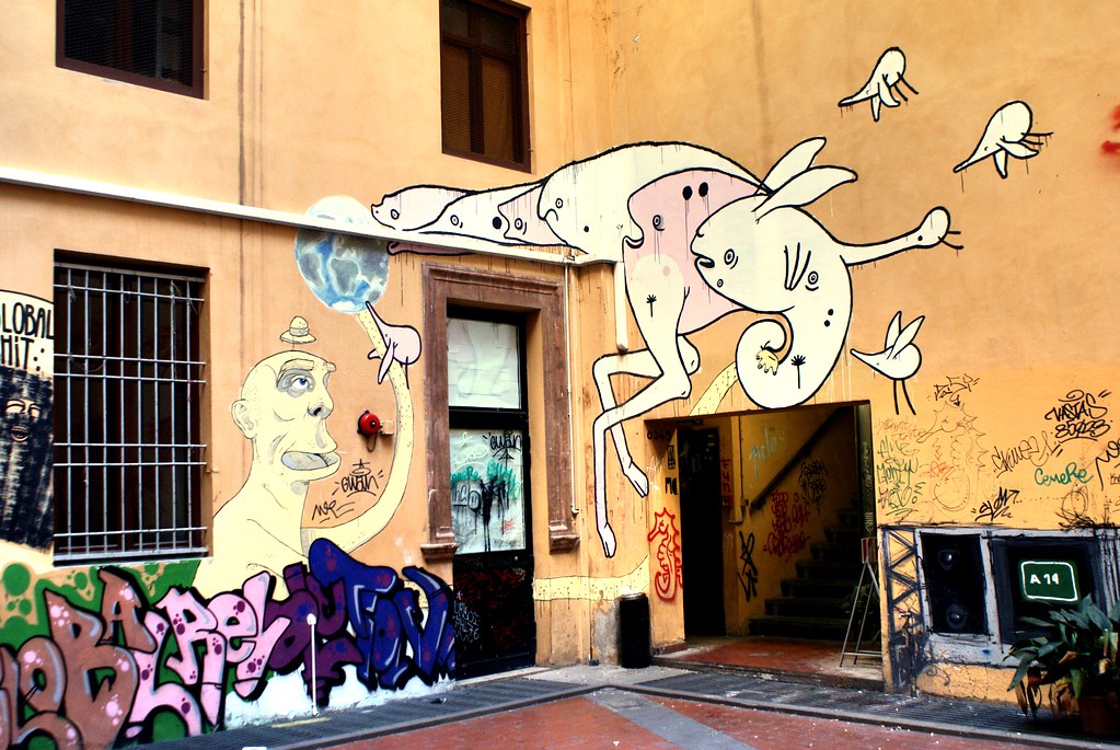 > Street art à la fac d'anthropologie de l'université dont les formes vivantes de Blu (?) l'un des street artistes les plus géniaux qui soit, originaire de Bologne.