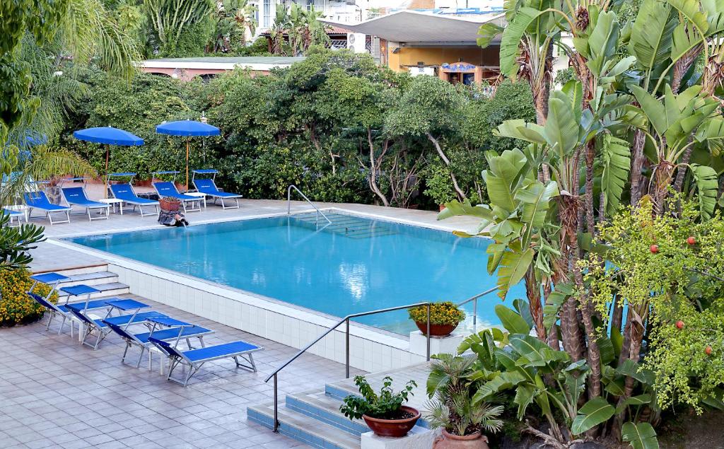Piscine de l'Hotel San Giovanni Terme à Porto Ischia.