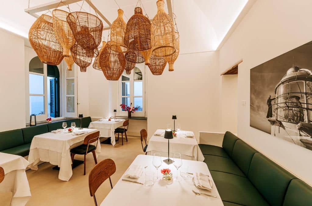 Restaurant de l'hotel Faro Punta Imperatore à Forio, Ischia.