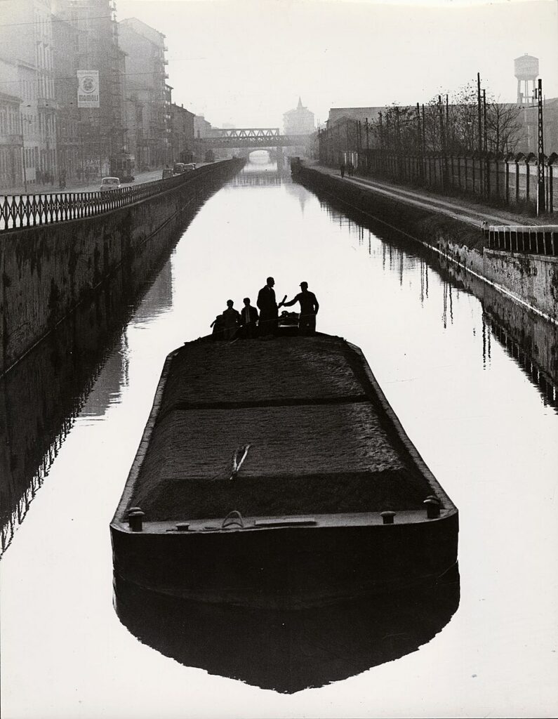 Naviglio Grande à Milan dans l'objectif de Paolo Monti. Licence ccbysa 4.0