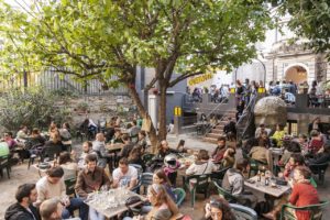 Antic teatre, bar avec une cour arborée à Barcelone [Ribera]