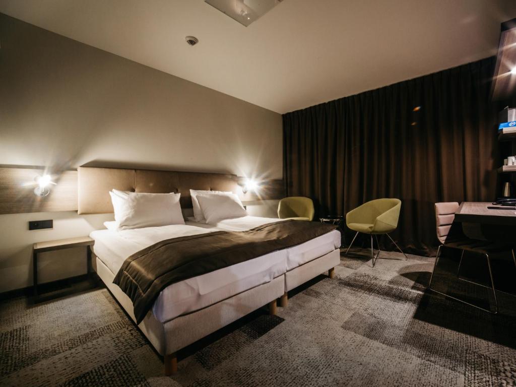 Chambre du Q Hotel Plus à Katowice.