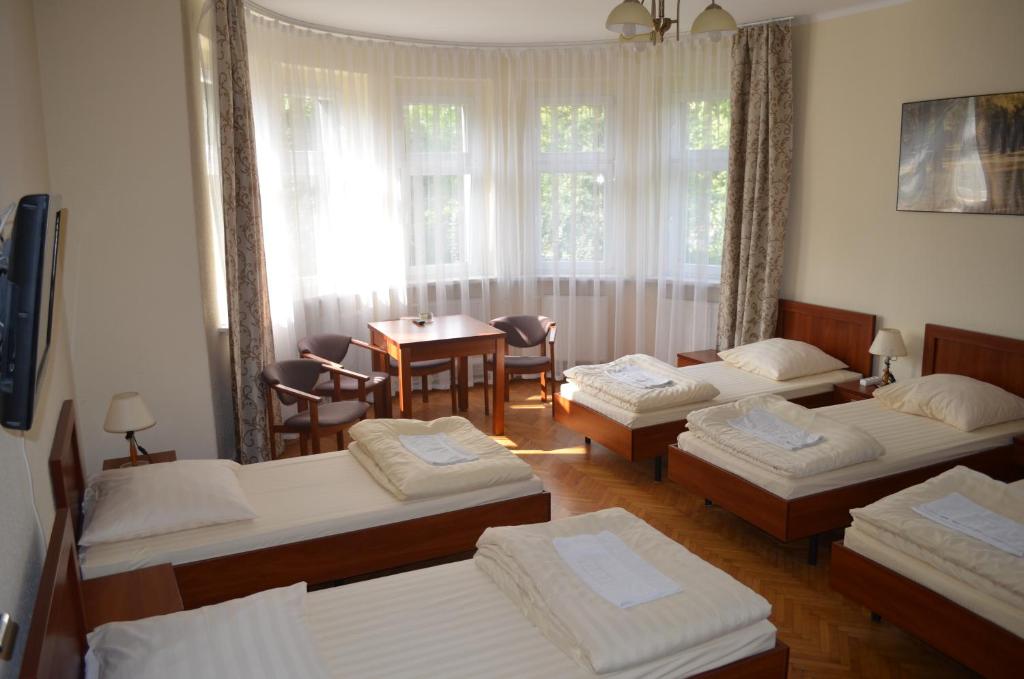 Chambre de l'auberge Hostel Gwarek à Katowice.