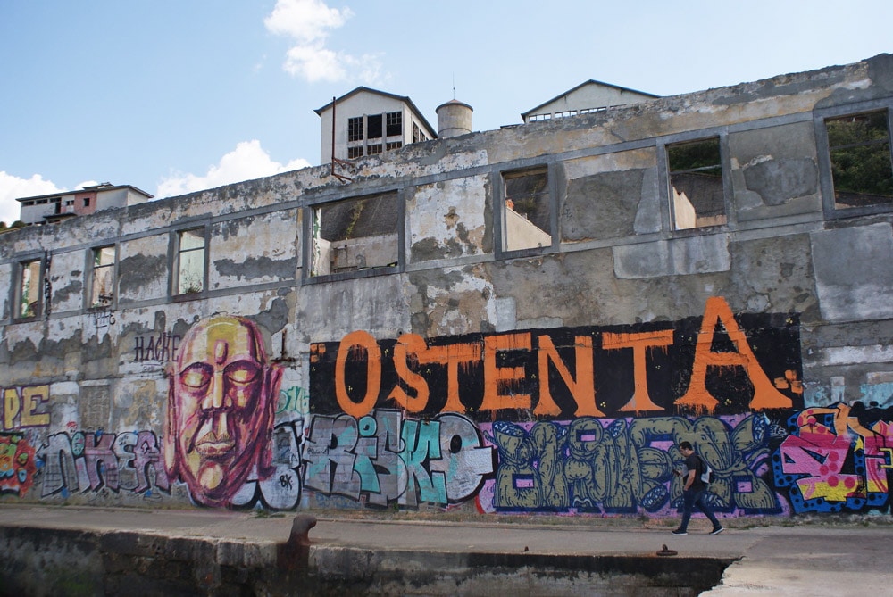 Street art sur la rive sud de Lisbonne à Almada.