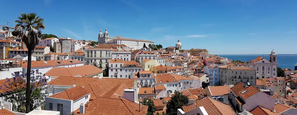 Belvédère Miradouro das Portas do Sol à Lisbonne. Photo de Kostas Limitsios