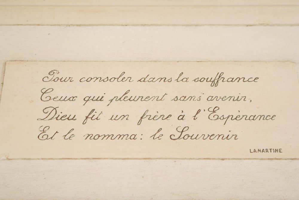 Extrait d'une poésie de Lamartine au Cimetière de Prazeres à Lisbonne.