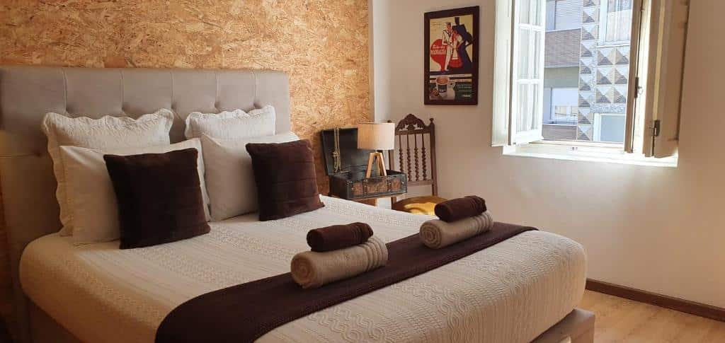 Chambre de la Casa do Criativo Bed Breakfast sur la rive sud de Lisbonne.