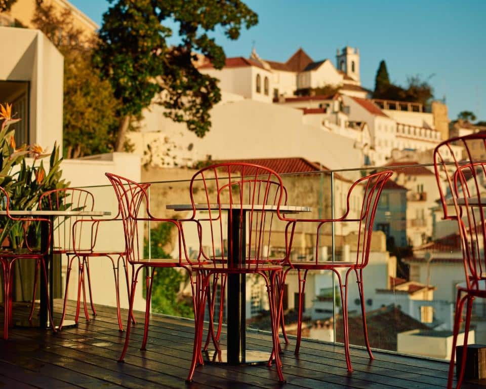 Terrasse de l'hotel design Memmo Alfama.
