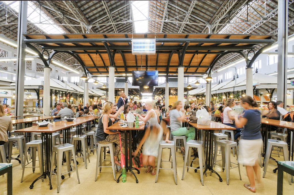 Marché de Campo de Ourique dans le quartier du même nom à Lisbonne.