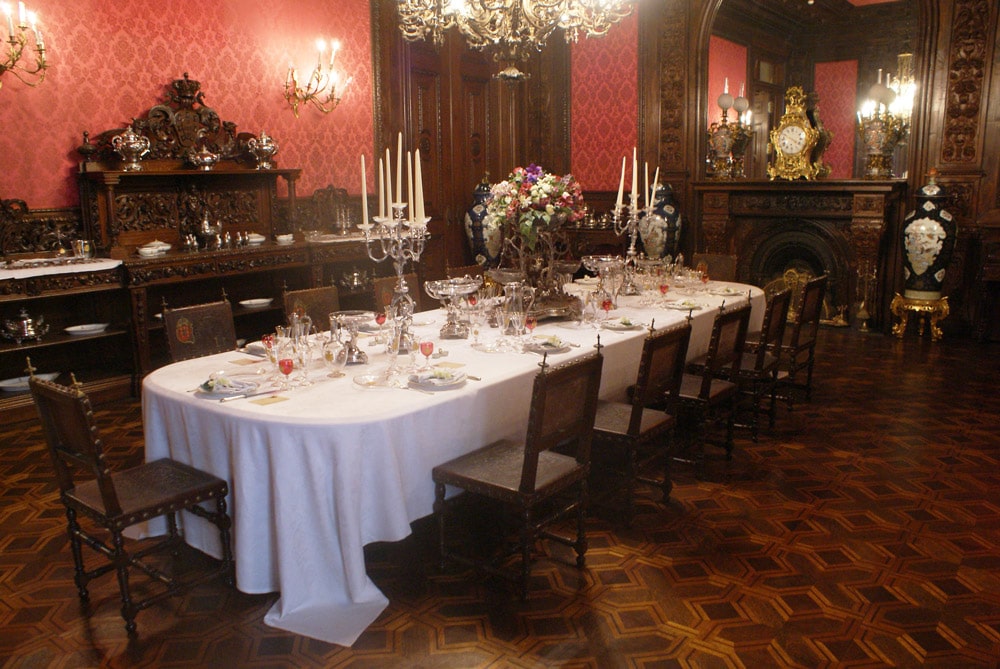 Salle à manger de la famille royale au Palais national d'Ajuda à Lisbonne