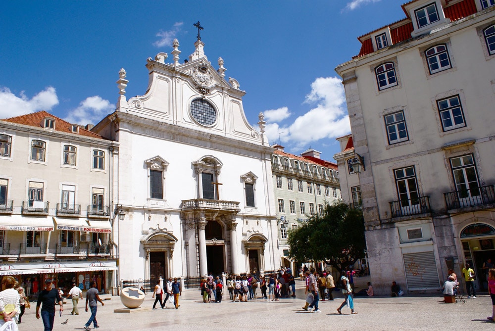 Place de São Domingos accolé à la place de Rossio à Lisbonne.