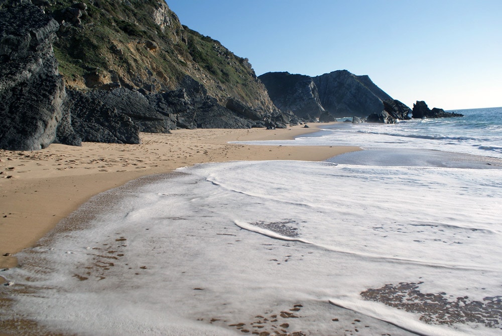 Plage d'Adraga à l'ouest de Lisbonne.