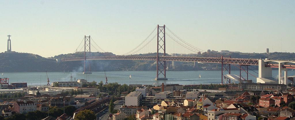 Vue sur le pont du 25 avril à Lisbonne – Photo de Soska