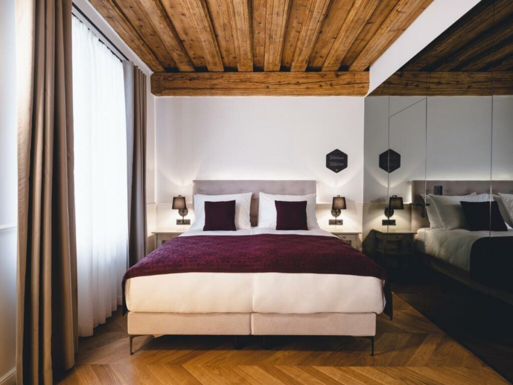 Chambre de l'hotel Héritage à Ljubljana.