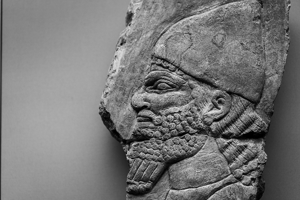 Bas relief assyrien ou babylonien au British museum à Londres - Photo de Paul Hudson