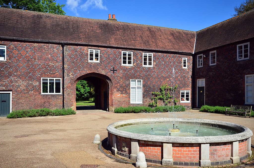 Cour du Fulham palace à Londres - Photo Images George Rex